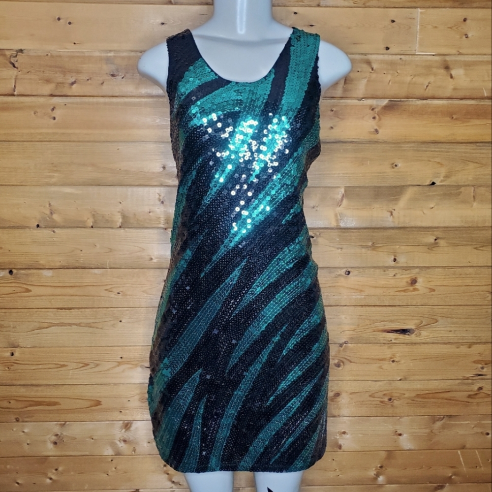 ♥️ New dress w/ sequins black & green sleeveless bodycon Size M